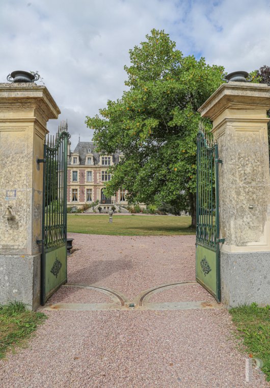A 19th century chateau embodying the neo-Normal style in the Pays d’Auge - photo  n°2